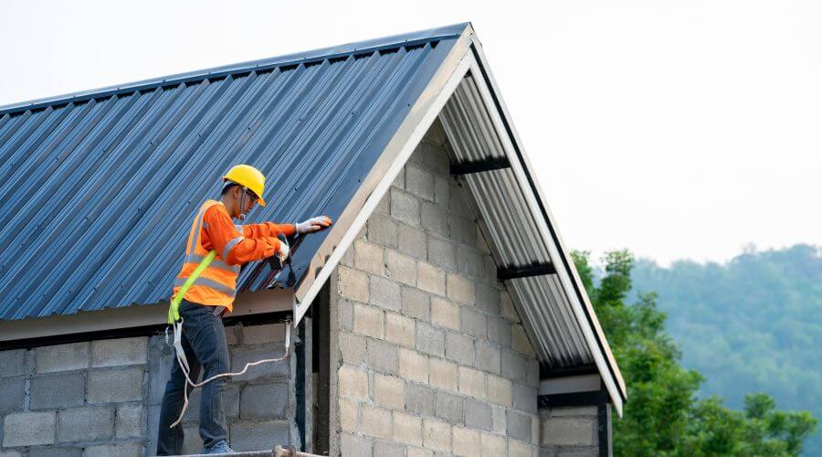Professional gutter cleaning in Aripeka, FL